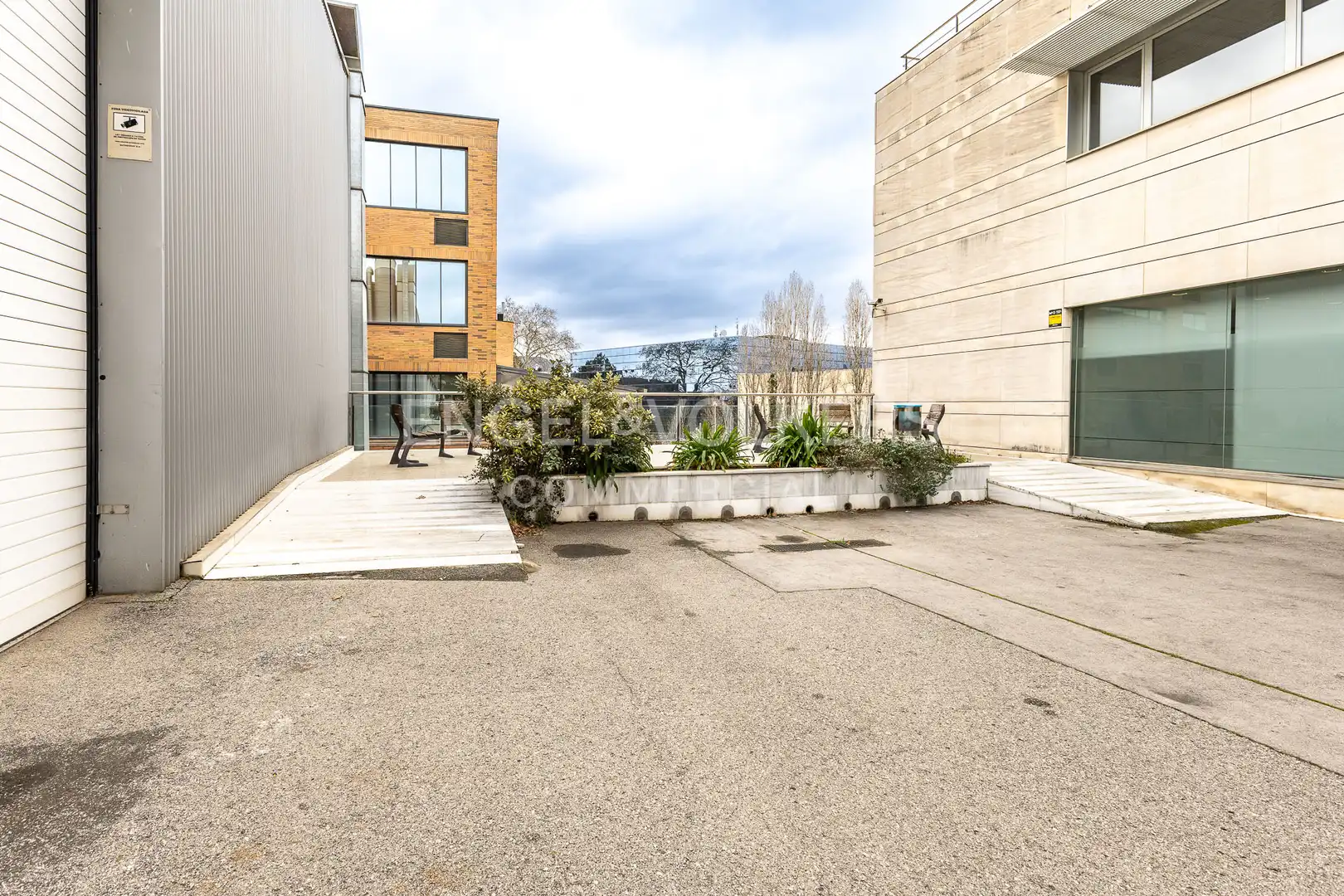 Exterior view of Office for rent in L'Eixample