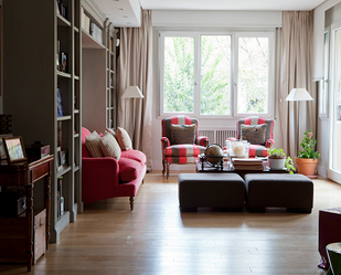 Living room of Single-family semi-detached for sale in  Madrid Capital  with Terrace, Swimming Pool and Balcony