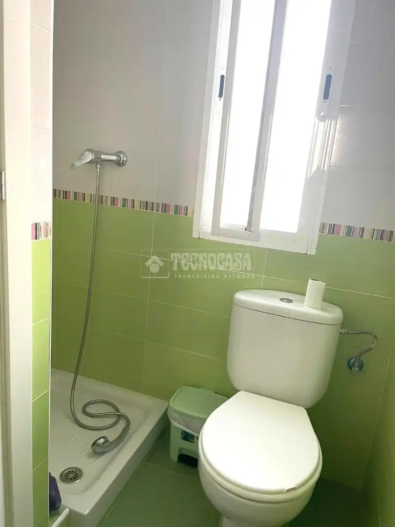 Bany de Pis en venda en Oropesa amb Aire condicionat
