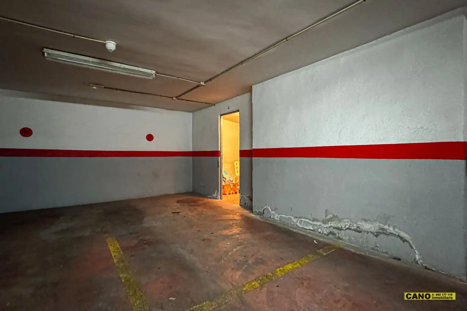 Parking de Piso en venta en Almería con Trastero