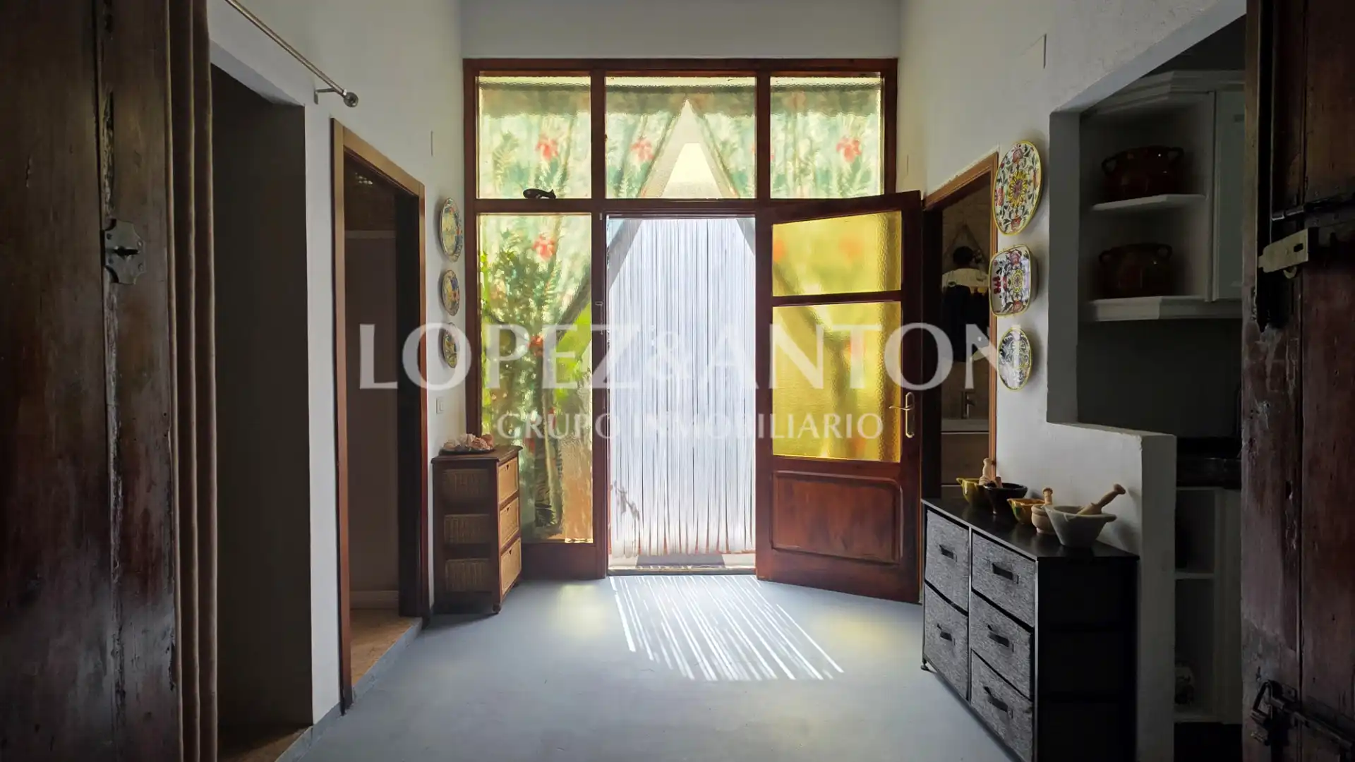 Detached homes for sale in La Pobla de Vallbona  with Air Conditioner, Terrace and Swimming Pool