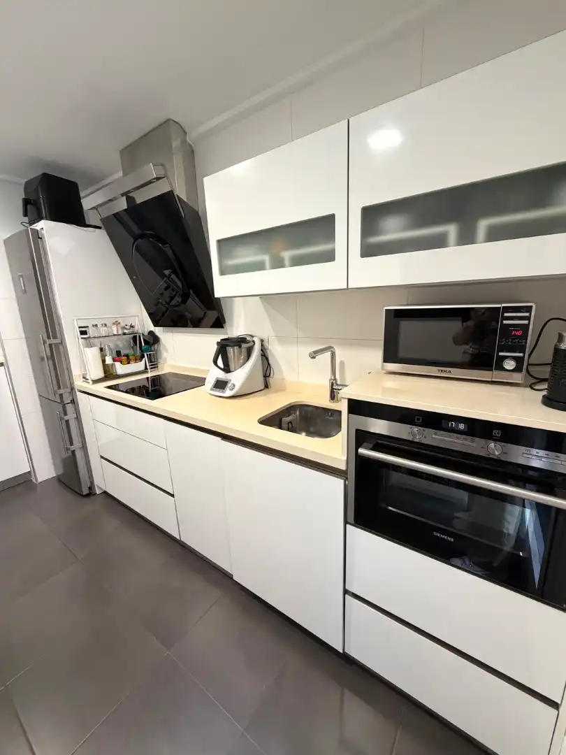 Cocina de Piso en venta en Barakaldo  con Trastero, Amueblado y Balcón