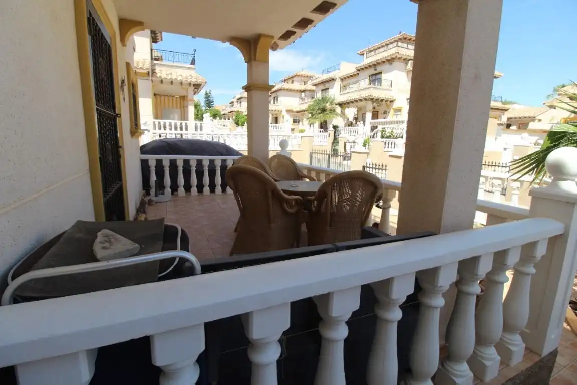 Terrassa de Casa adosada en venda en Orihuela amb Jardí privat, Terrassa i Moblat