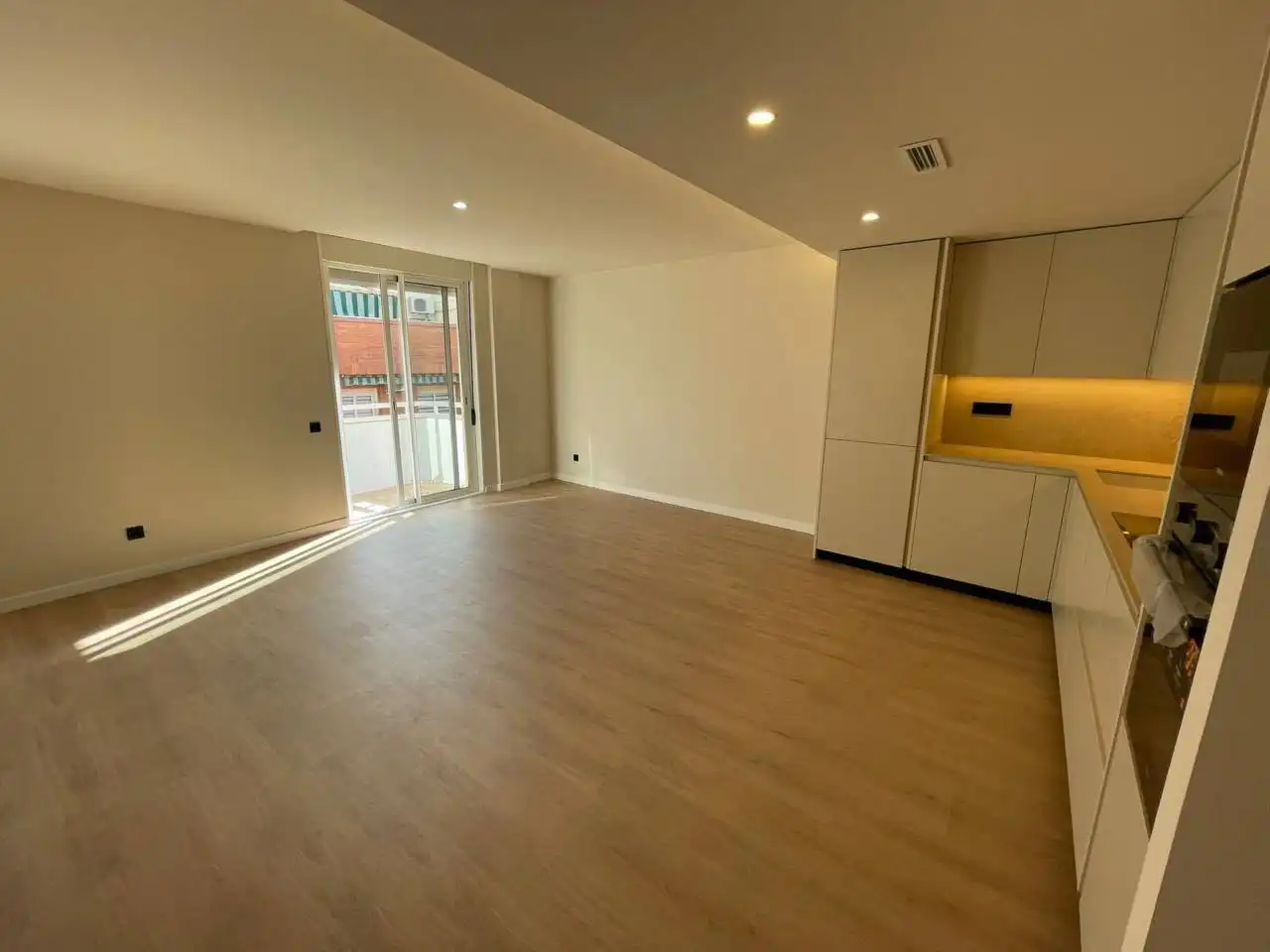 Living room of Attic for sale in Vila-seca  with Air Conditioner, Parquet flooring and Terrace