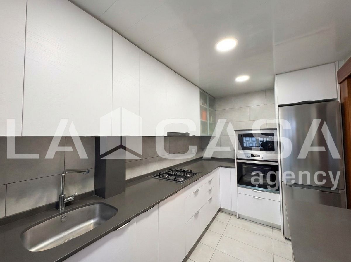 Cocina de Piso en venta en  Barcelona Capital con Balcón