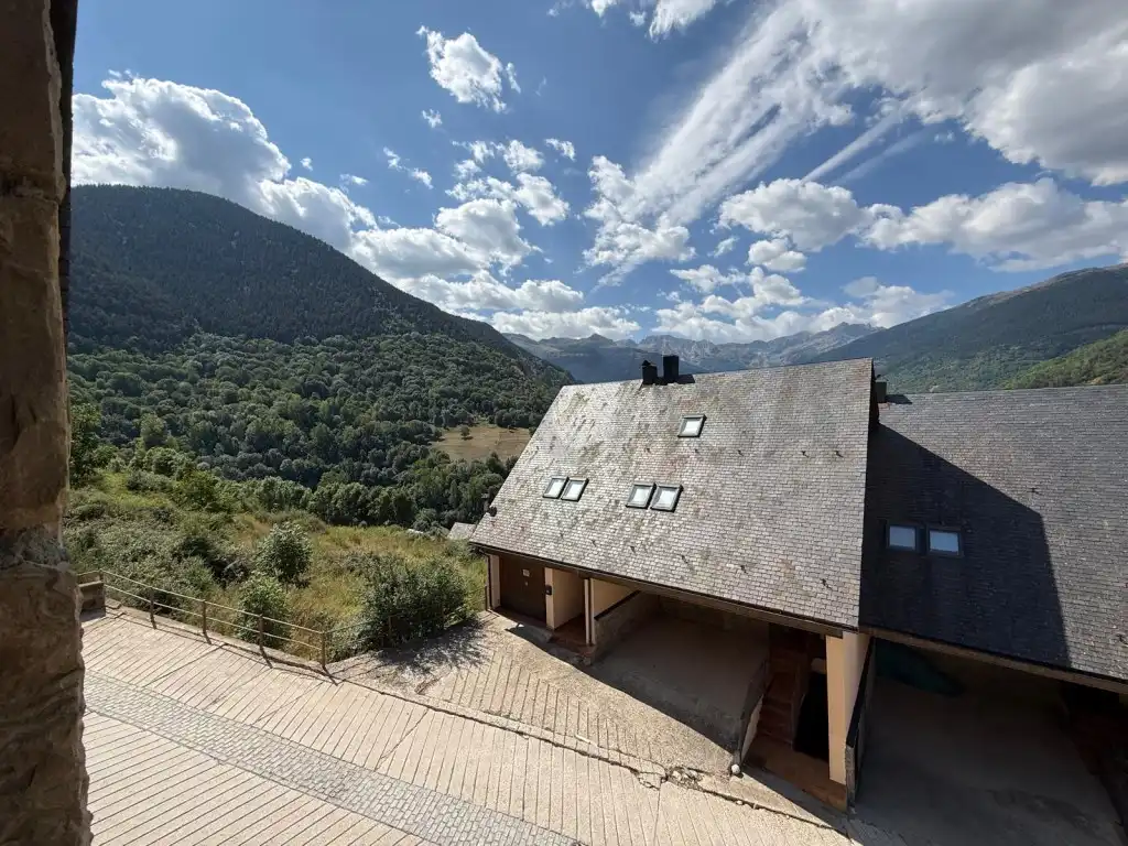 Vista exterior de Pis en venda en Vielha e Mijaran amb Terrassa