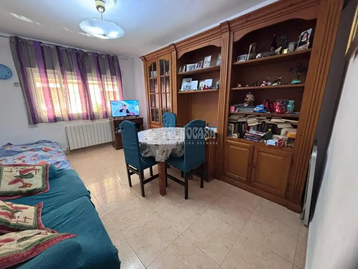 Living room of Flat for sale in Alcalá de Henares