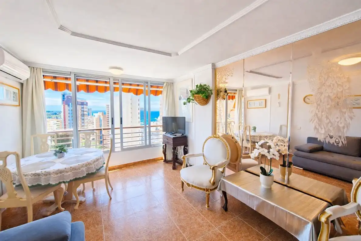 Sala d'estar de Apartament en venda en Benidorm amb Aire condicionat, Terrassa i Piscina