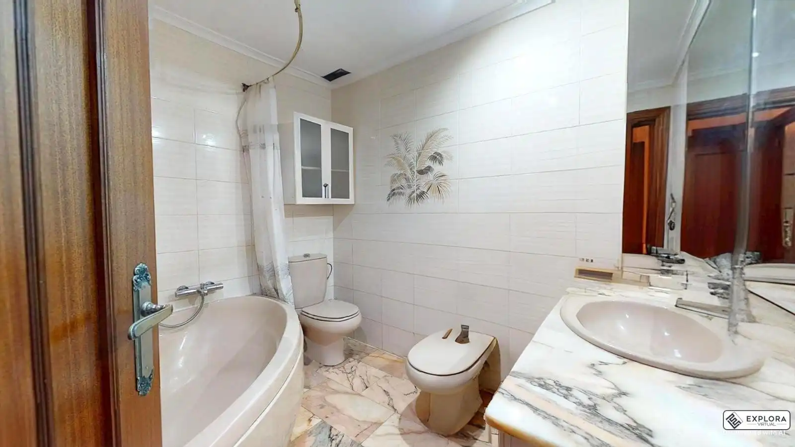 Bany de Casa o xalet en venda en Córdoba amb Jardí privat, Terrassa i Traster