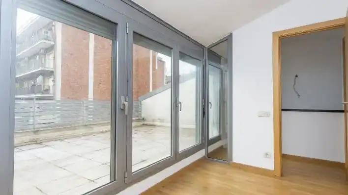Piso en venta en Carrer Moianès, Hostal