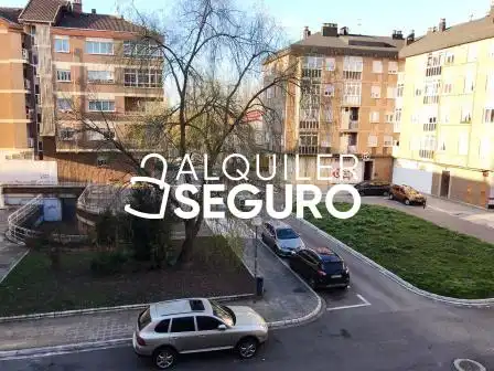 Vista exterior de Piso de alquiler en Vitoria - Gasteiz con Calefacción, Terraza y Trastero