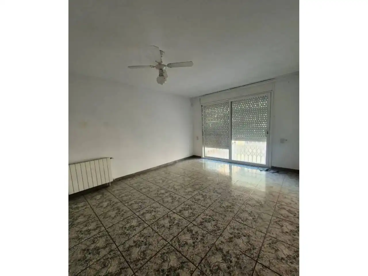 Vista exterior de Casa adosada en venta en Terrassa con Terraza