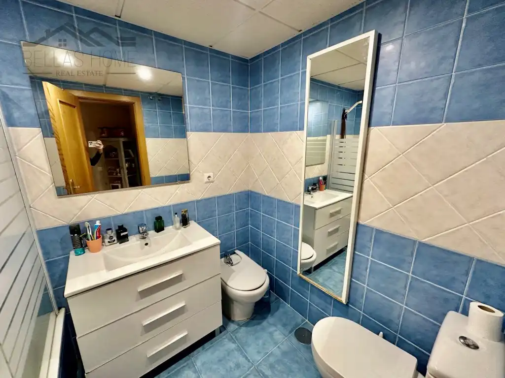Baño de Piso en venta en Estepona con Aire acondicionado, Terraza y Piscina