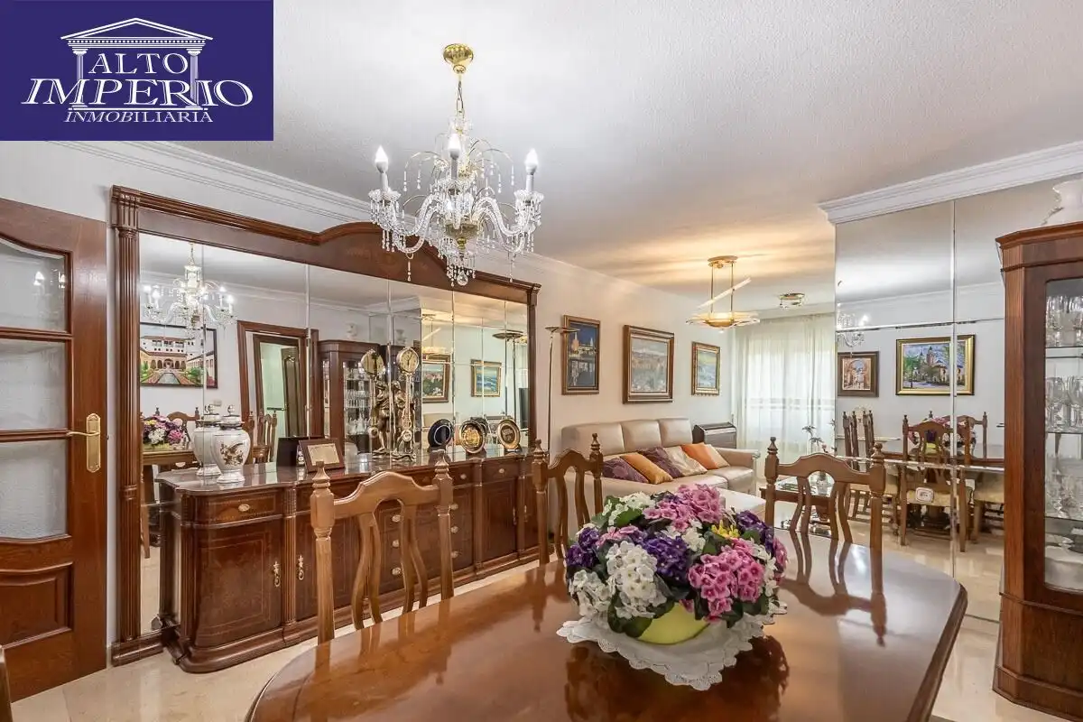 Piso con ascensor en venta en Calle ARQUITECTO JIMENEZ LACAL, imagen 3