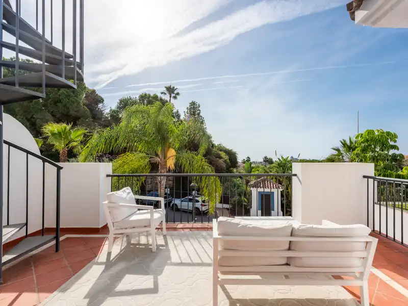 Apartamento con piscina en venta en Benahavís pueblo, imagen 3