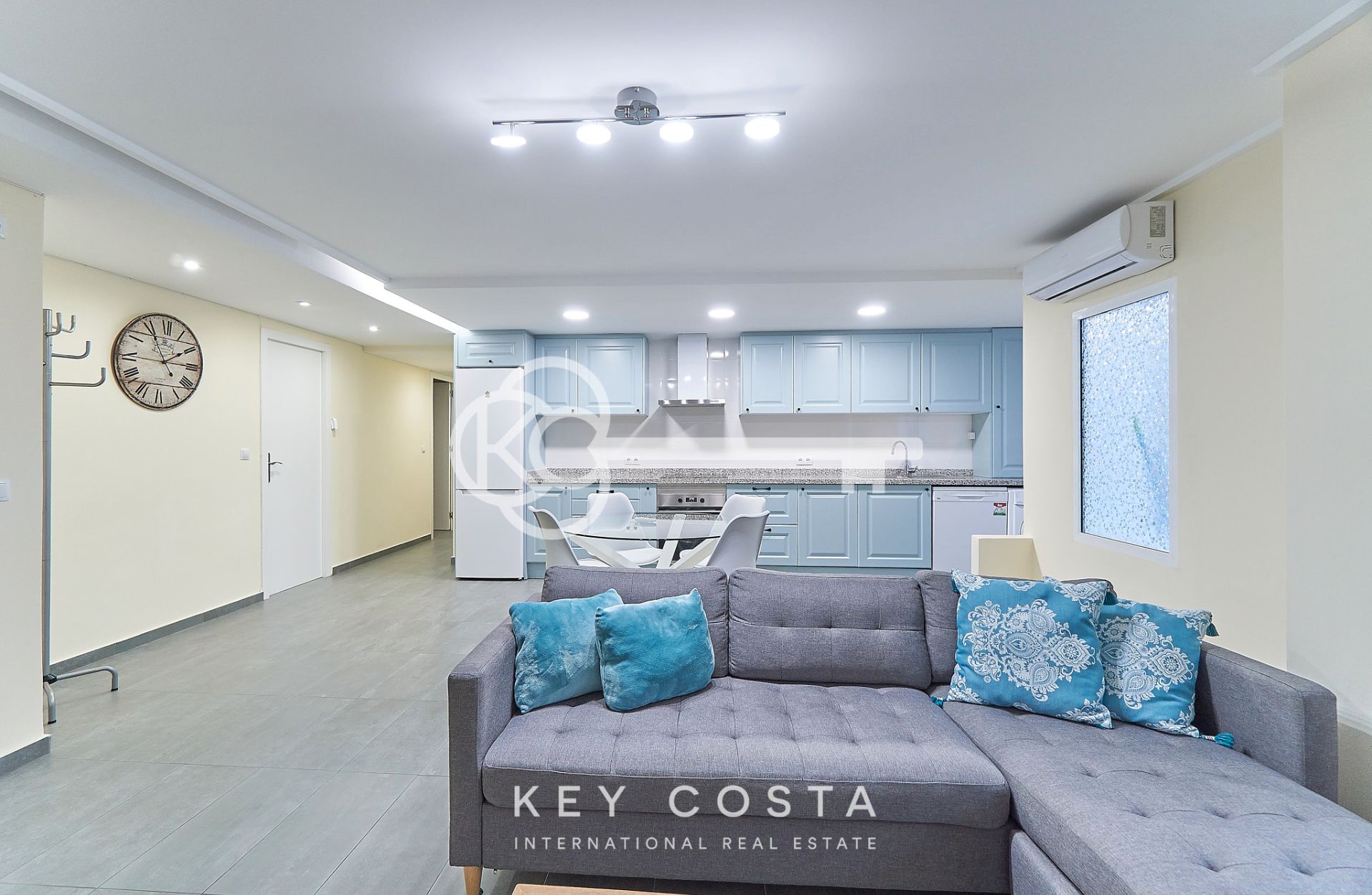 Vista exterior de Piso en venta en Alicante / Alacant con Aire acondicionado y Amueblado