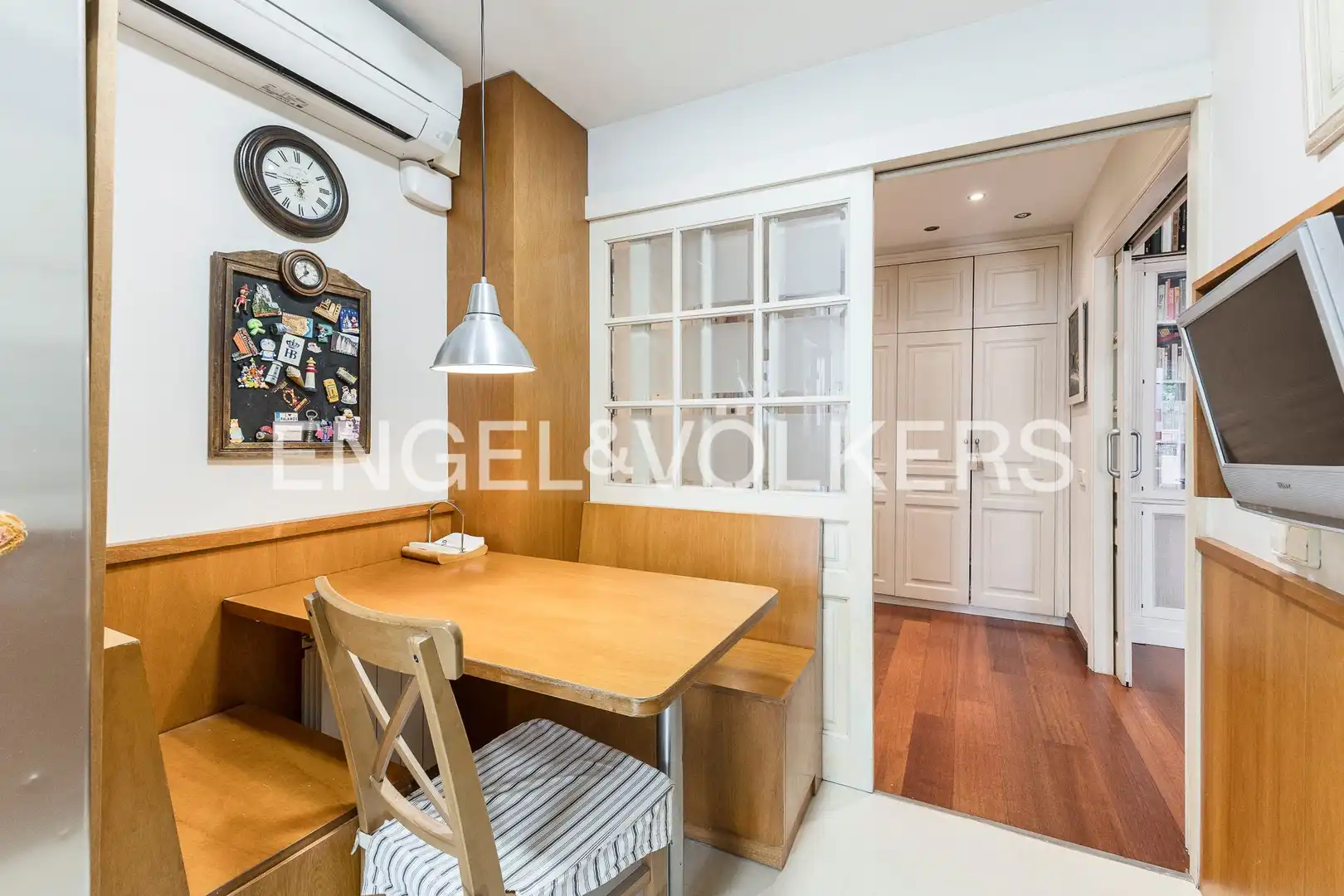 Dining room of Flat for sale in Barcelona  with Air Conditioner, Heating and Furnished