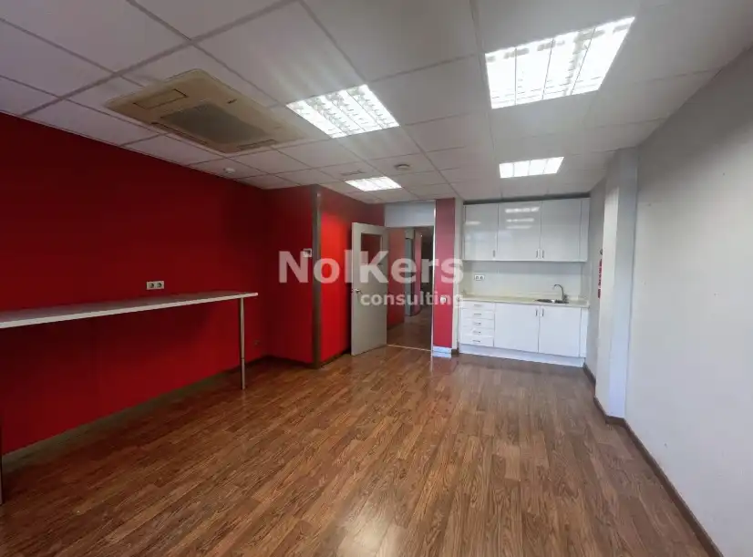 Office for sale in Barcelona  with Air Conditioner and Heating