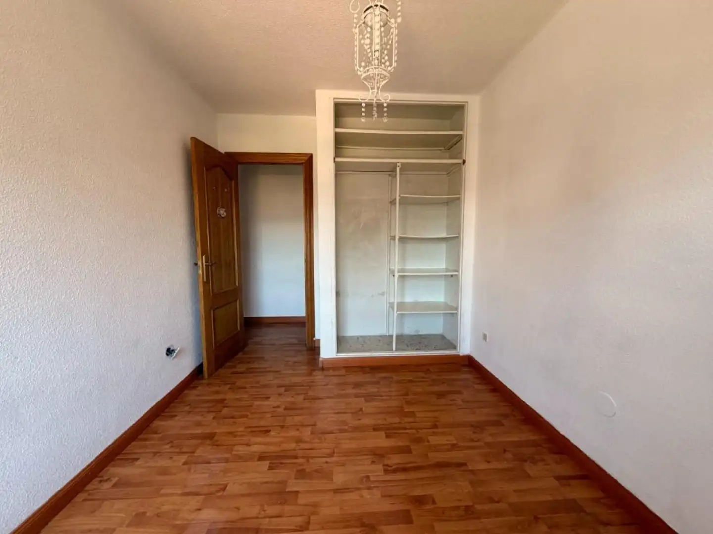 Dormitori de Pis en venda en Torrelavega  amb Calefacció, Jardí privat i Parquet