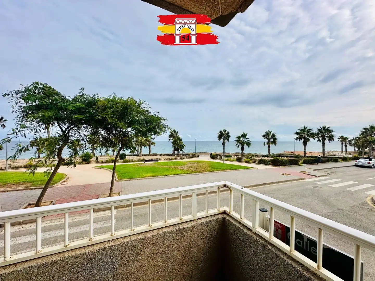 Vista exterior de Planta baixa en venda en Pilar de la Horadada amb Terrassa, Moblat i Balcó