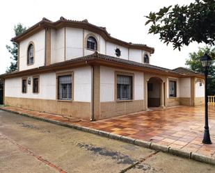 Vista exterior de Casa o xalet en venda en  Córdoba Capital amb Aire condicionat, Calefacció i Jardí privat