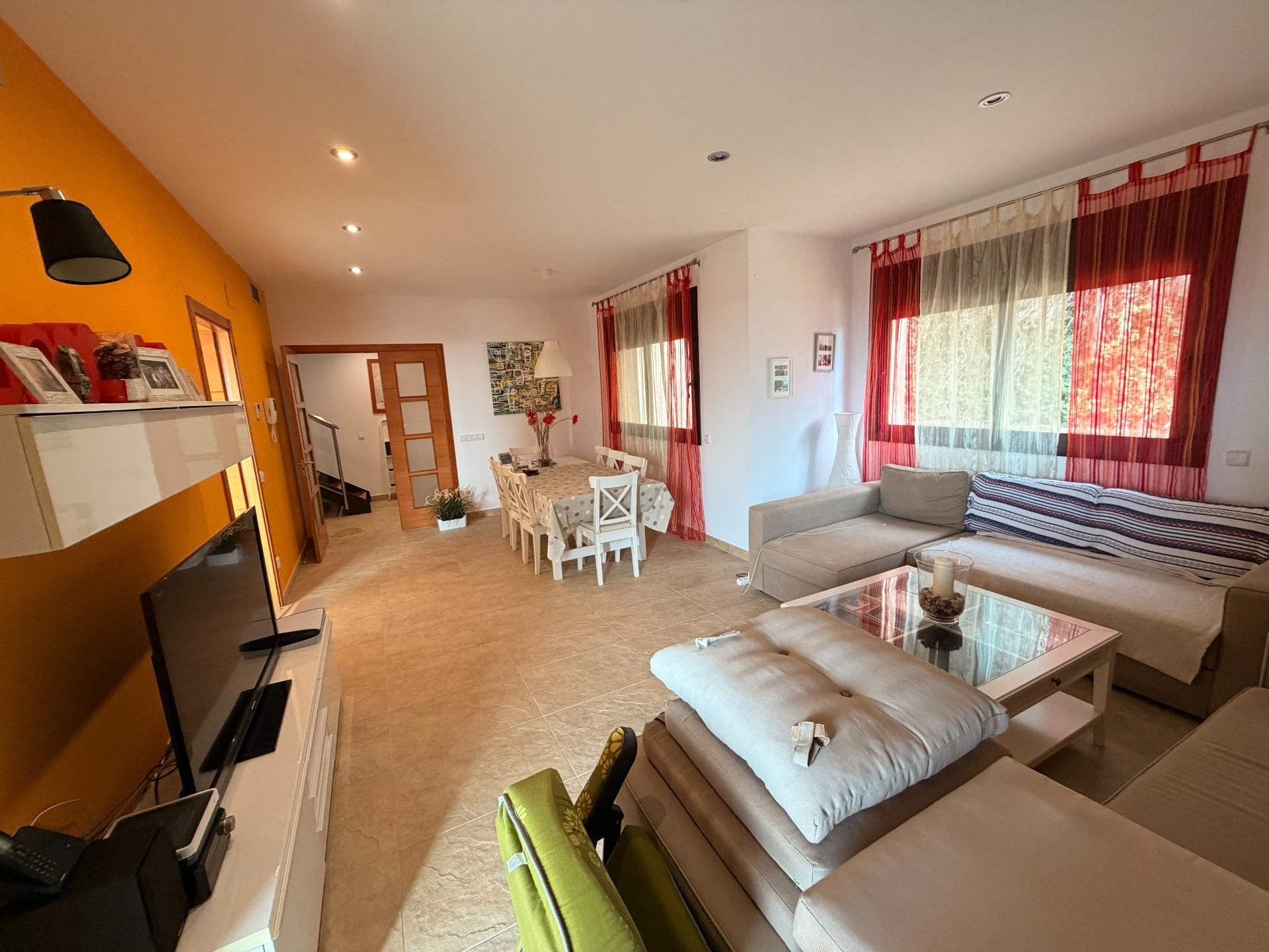 Sala d'estar de Casa o xalet en venda en Santa Susanna amb Aire condicionat, Parquet i Terrassa