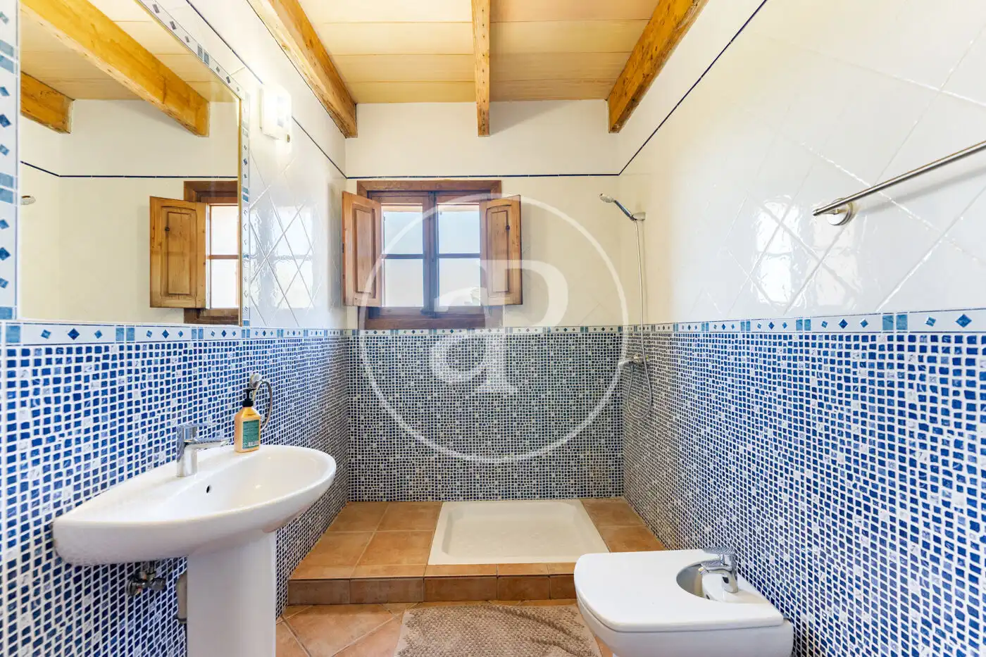 Bathroom of Houses for rent in Sencelles  with Air Conditioner, Heating and Private garden