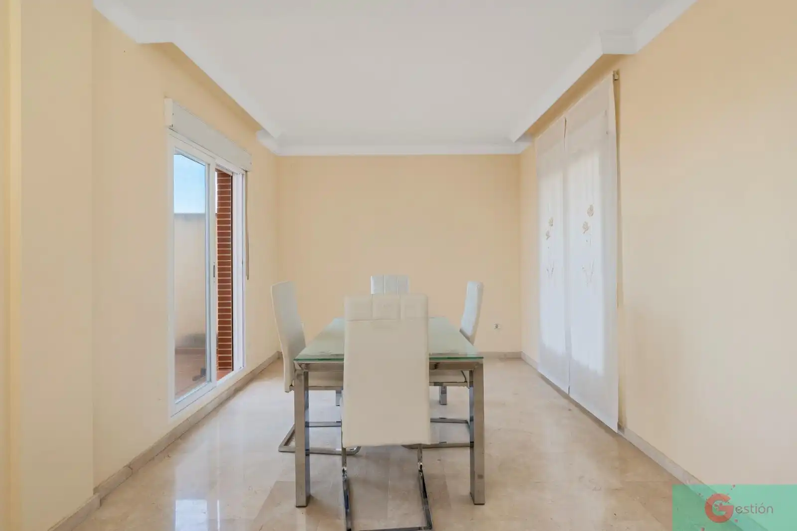 Chalet con piscina en venta en Peligros, imagen 7