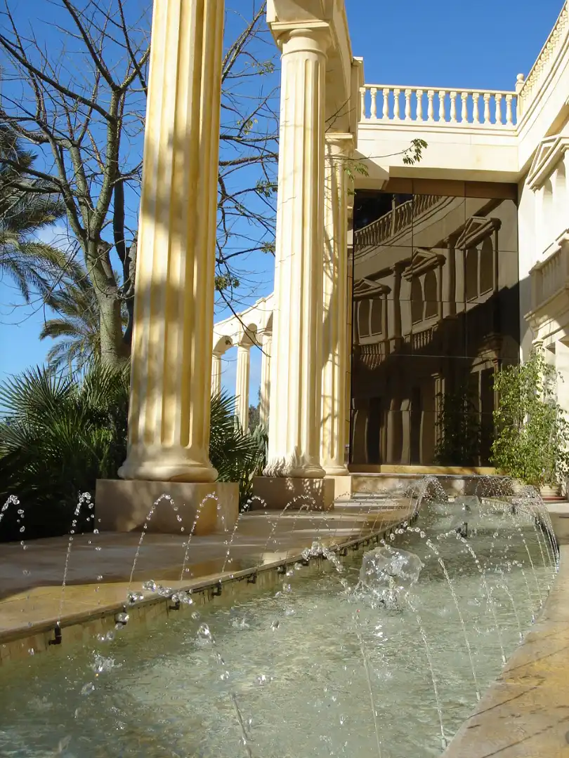 Vista exterior de Edificio en venta en Marbella con Alarma y Piscina comunitaria