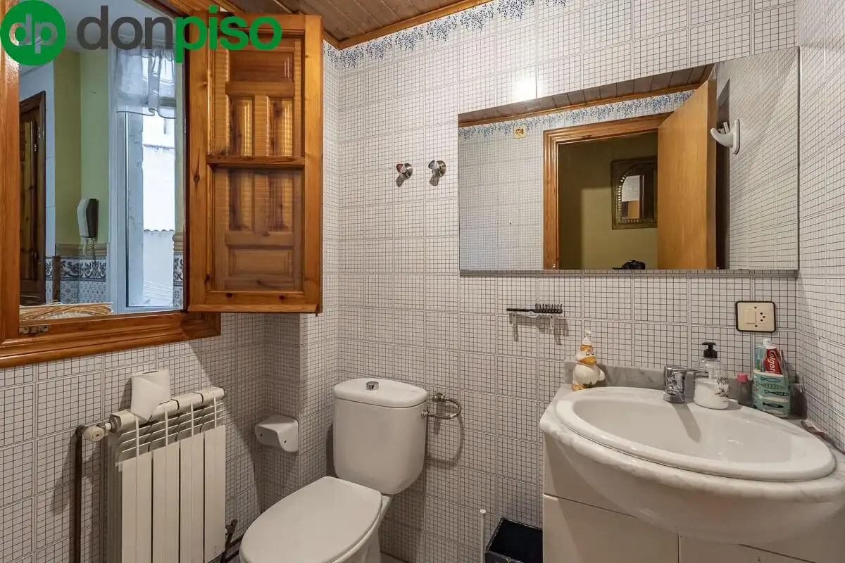 Bany de Casa o xalet en venda en Granada amb Aire condicionat, Calefacció i Terrassa