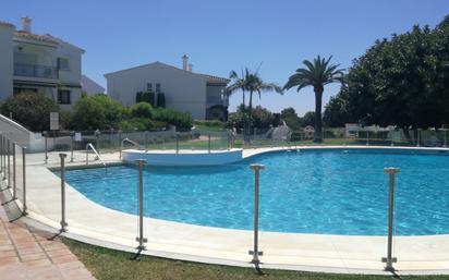 Swimming pool of Flat for sale in Benahavís  with Air Conditioner and Terrace