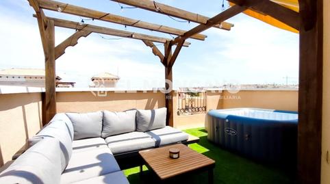 Foto 2 de Casa adosada en venda a Calle Calle Bidasoa, Los Almendros, Alicante