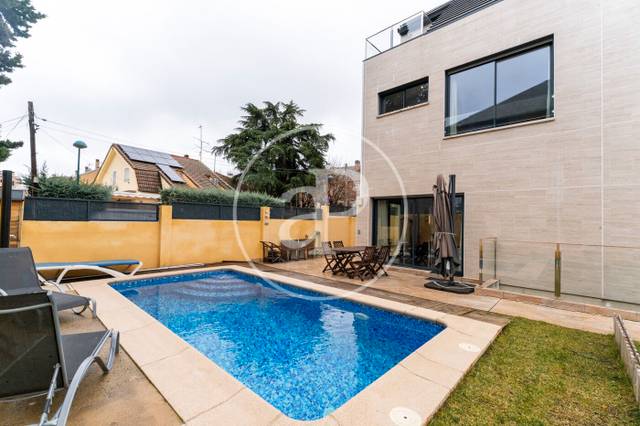 Casa adosada en Venta en Avenida Europa