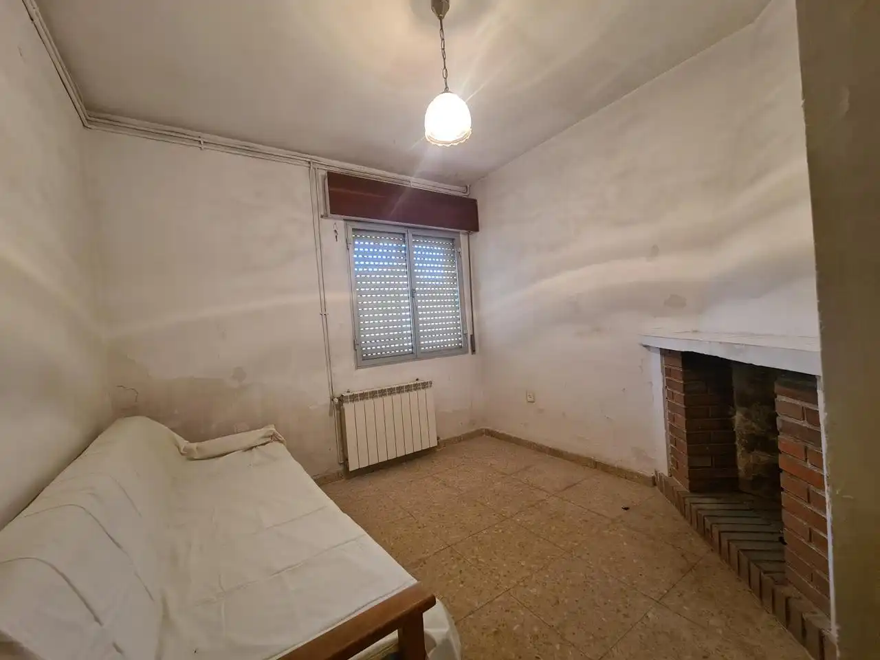Habitación de Casa adosada en venta en La Adrada  con Balcón