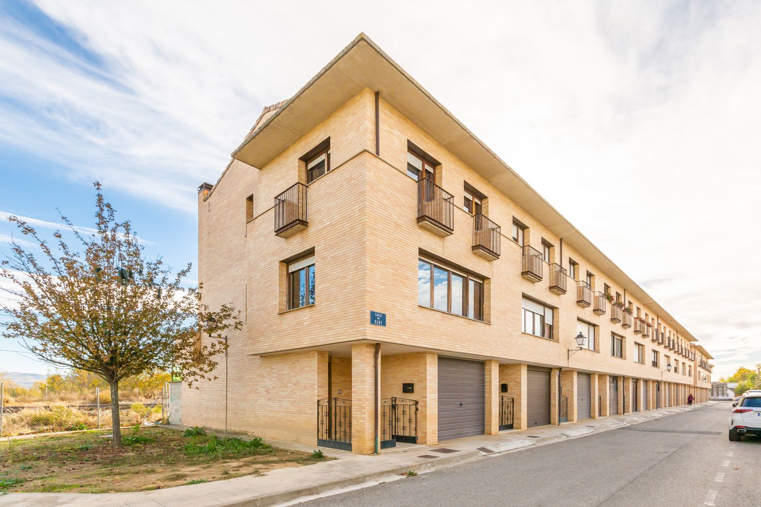 Vista exterior de Casa adosada en venta en Olite / Erriberri con Calefacción, Jardín privado y Parquet