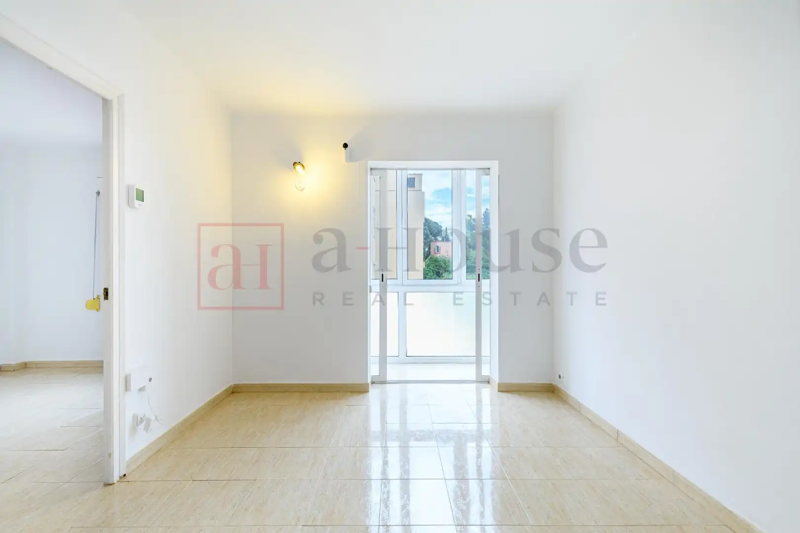 Exterior view of Flat for sale in  Barcelona Capital  with Storage room and Balcony
