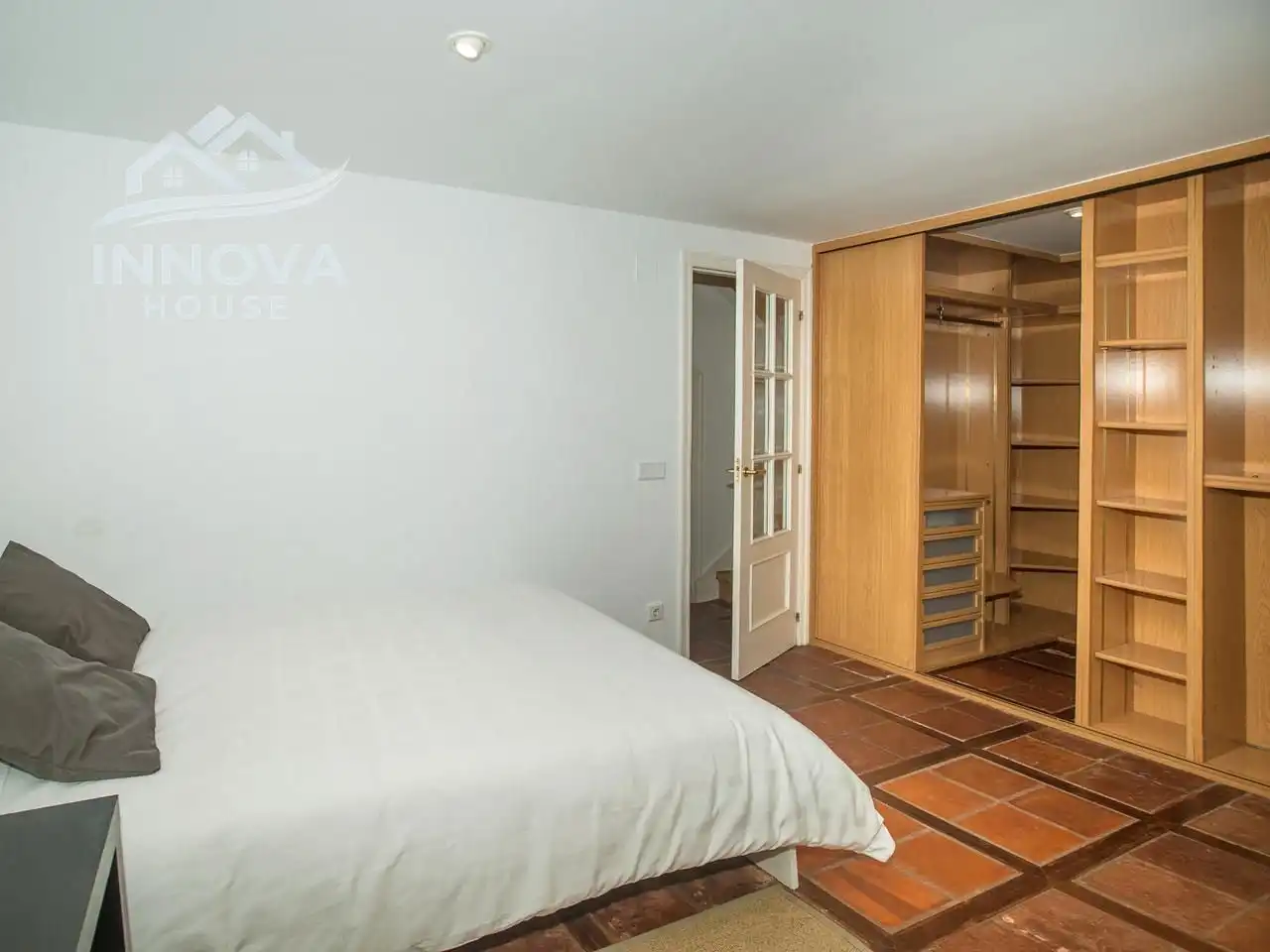 Habitación de Piso para compartir en Segovia con Calefacción, Jardín privado y Amueblado