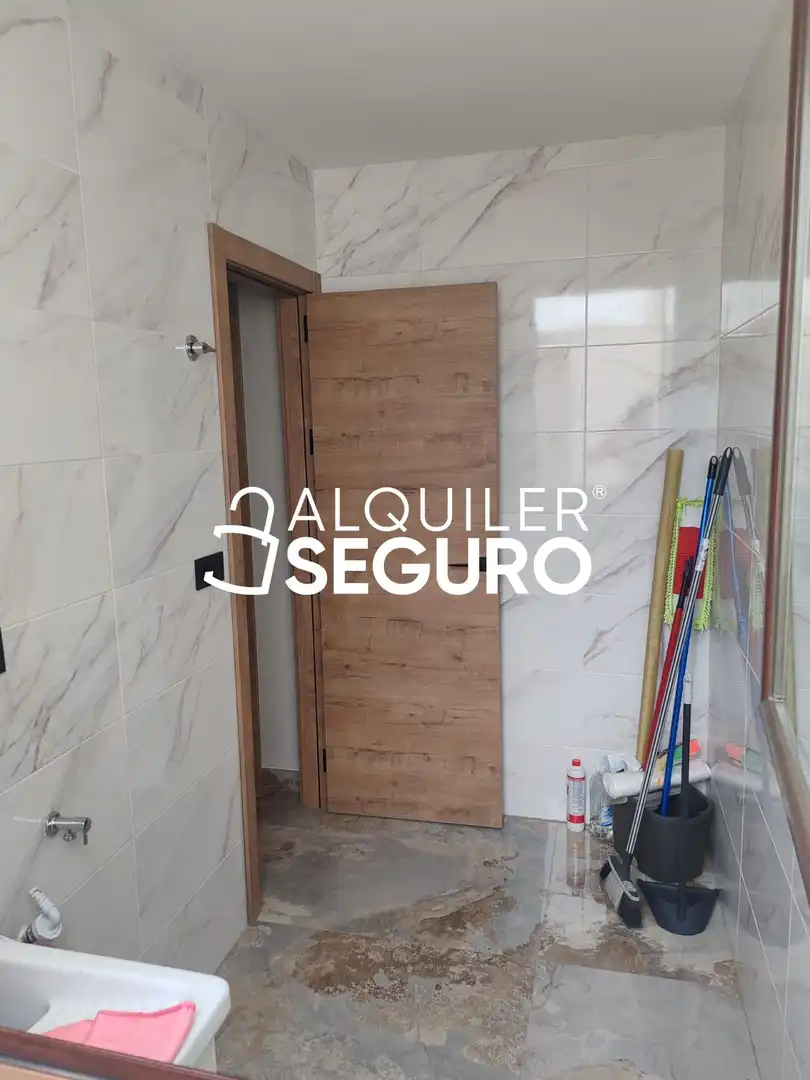 Baño de Casa o chalet de alquiler en Jun con Aire acondicionado, Terraza y Piscina
