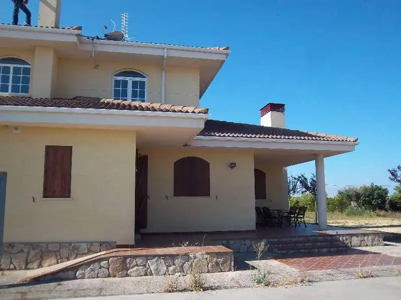 Houses for rent in Área Rural