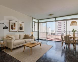 Living room of Flat for sale in L'Hospitalet de Llobregat  with Heating and Balcony