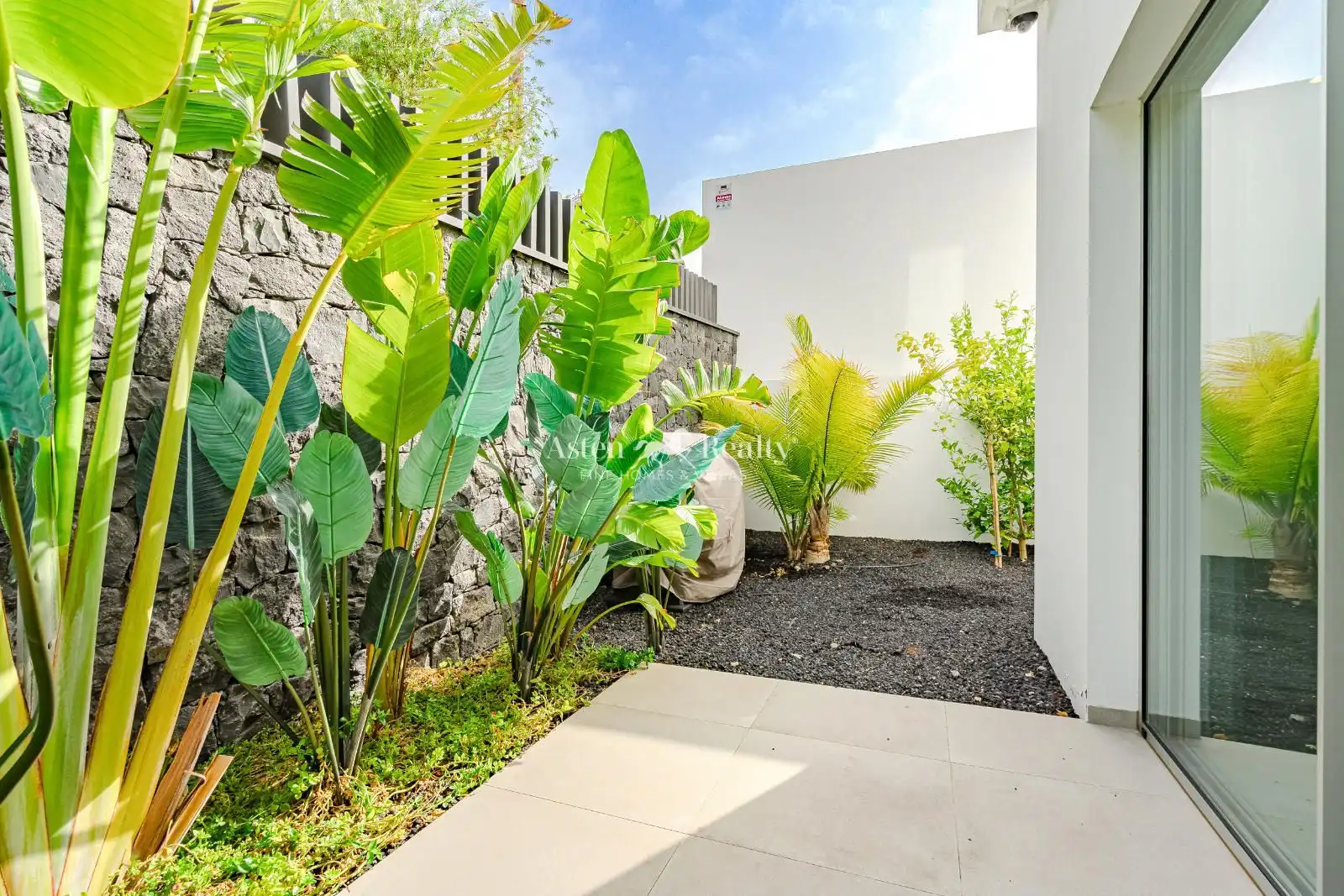 Garden of Houses for sale in Adeje  with Air Conditioner, Terrace and Swimming Pool
