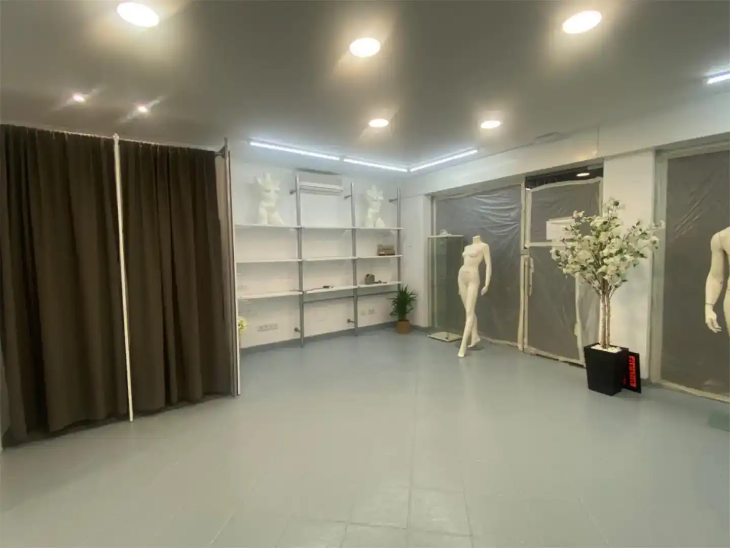 Commercial properties for rent in Andratx  with Air Conditioner and Furnished