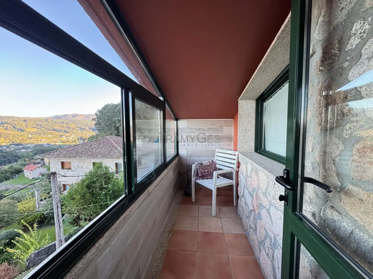 Terrassa de Casa o xalet en venda en Redondela amb Calefacció, Jardí privat i Terrassa