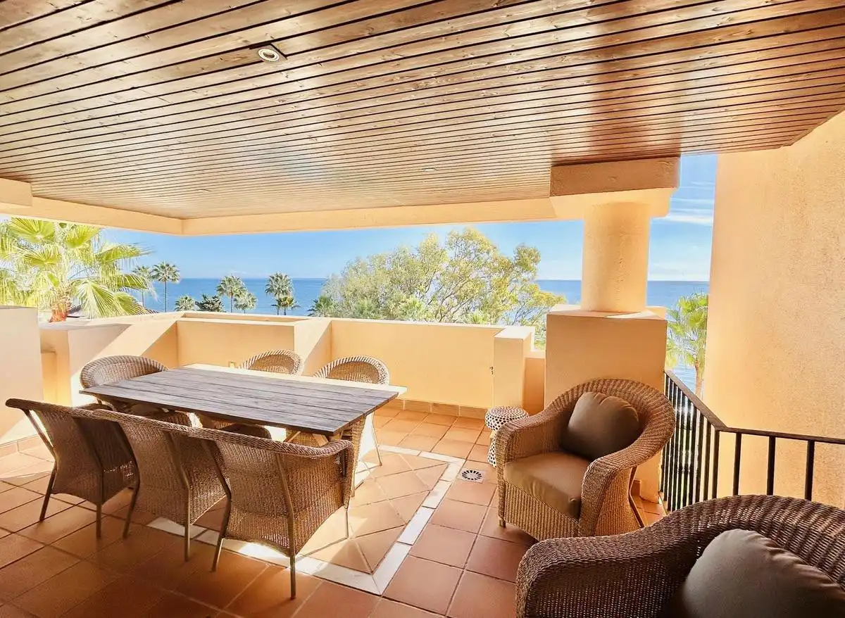 Terraza de Apartamento de alquiler en Estepona con Aire acondicionado, Terraza y Piscina