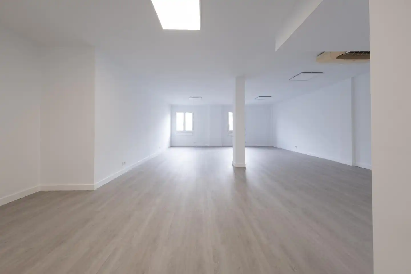 Local comercial en alquiler en Reyes Católicos, imagen 13