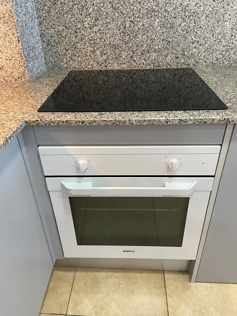 Cocina de Apartamento de alquiler en L'Escala