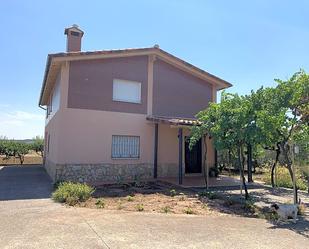 Vista exterior de Casa o xalet en venda en  Logroño amb Parquet, Terrassa i Moblat