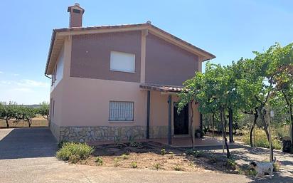 Vista exterior de Casa o xalet en venda en  Logroño amb Parquet, Terrassa i Moblat