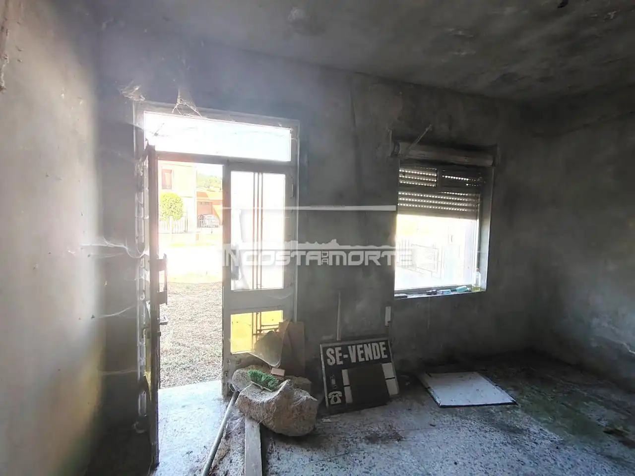 Houses for sale in Cee  with Private garden