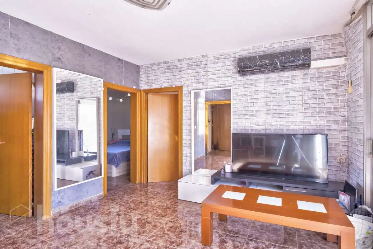 Wohnzimmer von Wohnung zum Verkauf in Barcelona mit Klimaanlage, Terrasse und Balkon